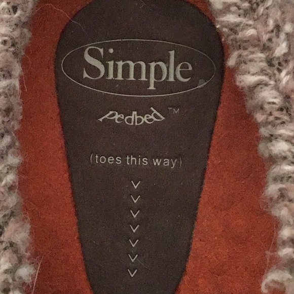 Simple slip on clogs - Picture 3 of 5